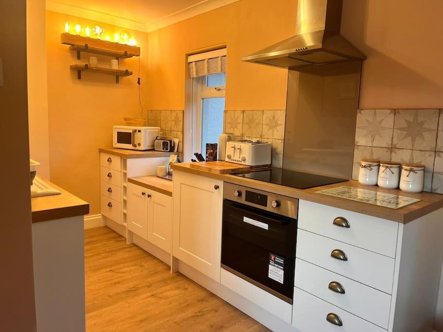 Blue Anchor House - Seaview, Hot Tub Apartments المظهر الخارجي الصورة
