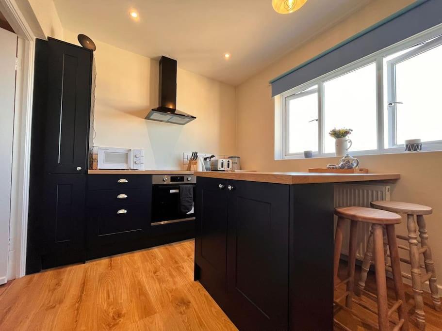Blue Anchor House - Seaview, Hot Tub Apartments المظهر الخارجي الصورة