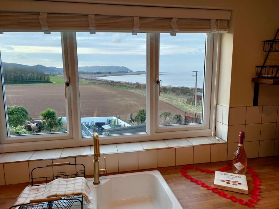 Blue Anchor House - Seaview, Hot Tub Apartments المظهر الخارجي الصورة