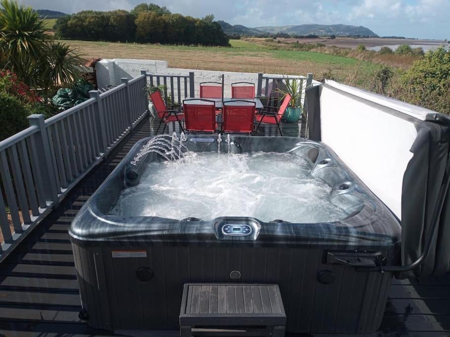 Blue Anchor House - Seaview, Hot Tub Apartments المظهر الخارجي الصورة